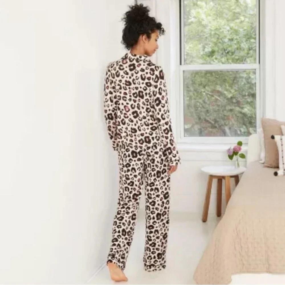 NWT Stars Above Leopard Print Pajama Set - Picture 4 of 8